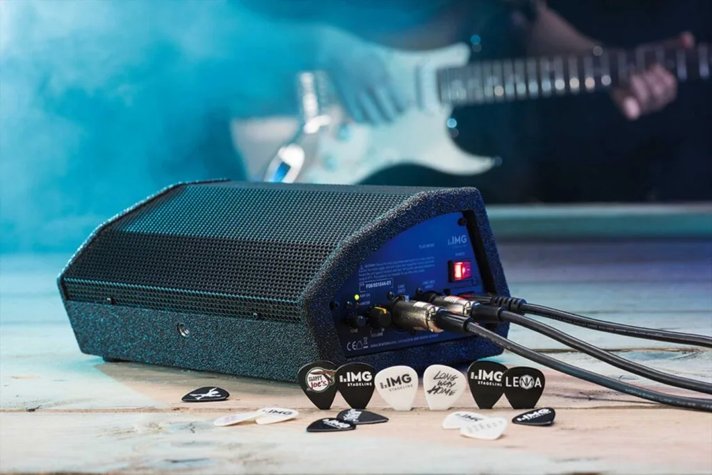 IMG Stageline M100 monitor on stage