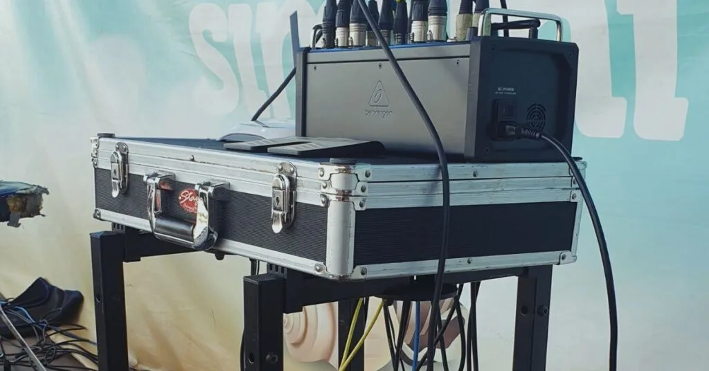 audio mixer stand