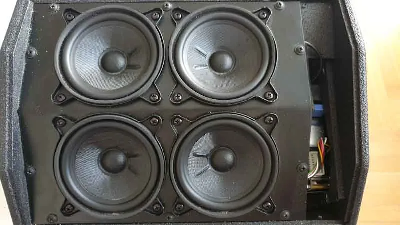 Flat M200 - 4 x 4 inch FaitalPRO speakers Flat M200 - 4 x 4 inch FaitalPRO speakers