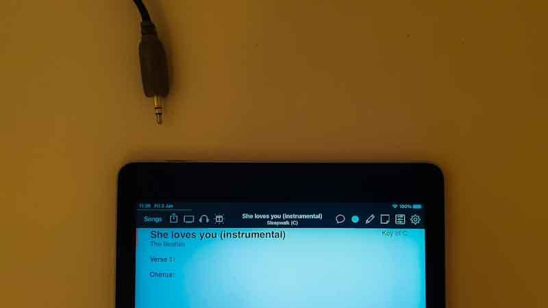 3.5mm stereo jack to iPad 3.5mm stereo jack to iPad