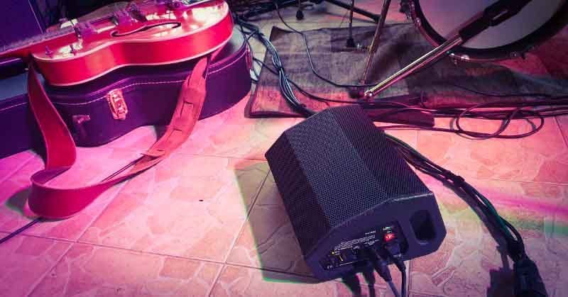 IMG Stageline floor monitor IMG Stageline floor monitor