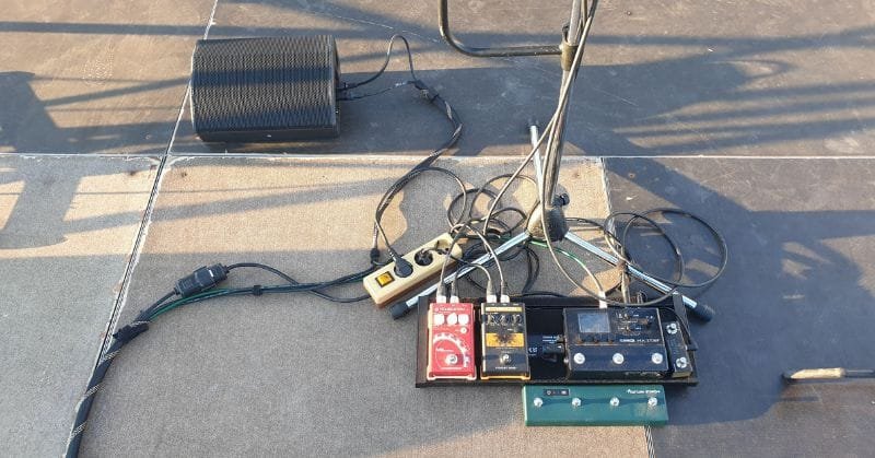 Pedalboard position for standing Pedalboard position for standing